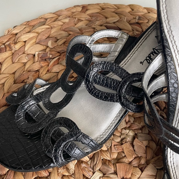 Life Stride Dress Sandals - Picture 3 of 6